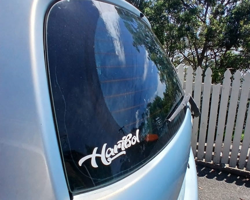 Haribol Sticker in a blue car
